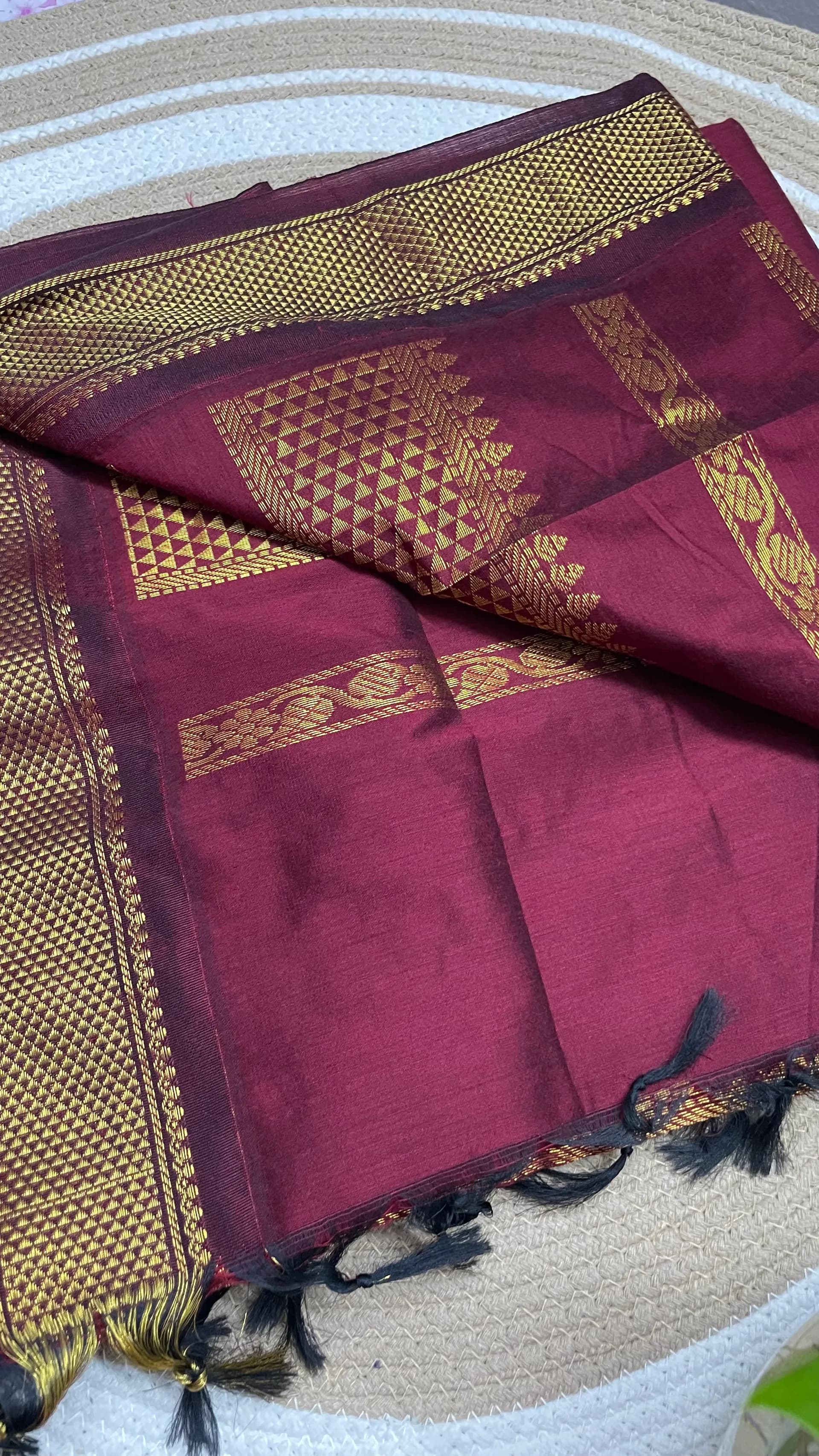 Kalyani vaidhyehi saree Meroon